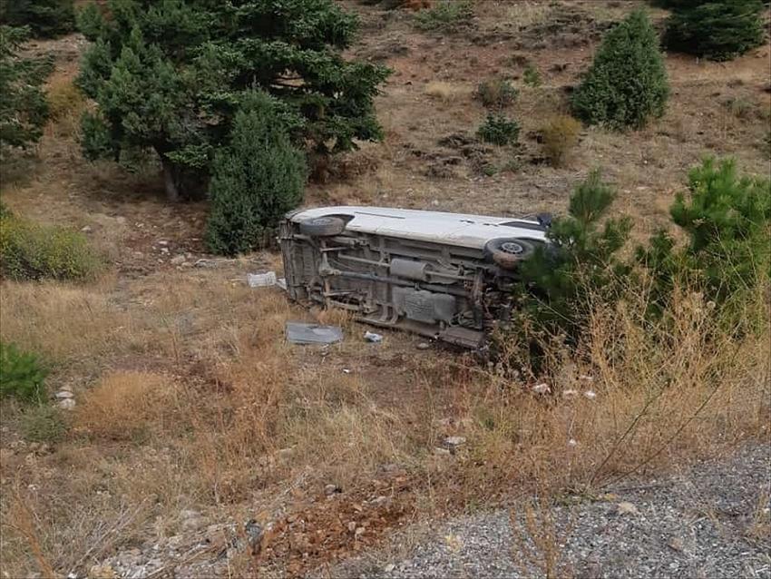 Yalıhüyük’te Araç  devrildi 2 kişi  yaralandı