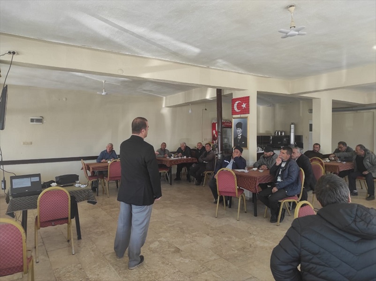 Yalıhüyük'te çiftçilere eğitim verildi
