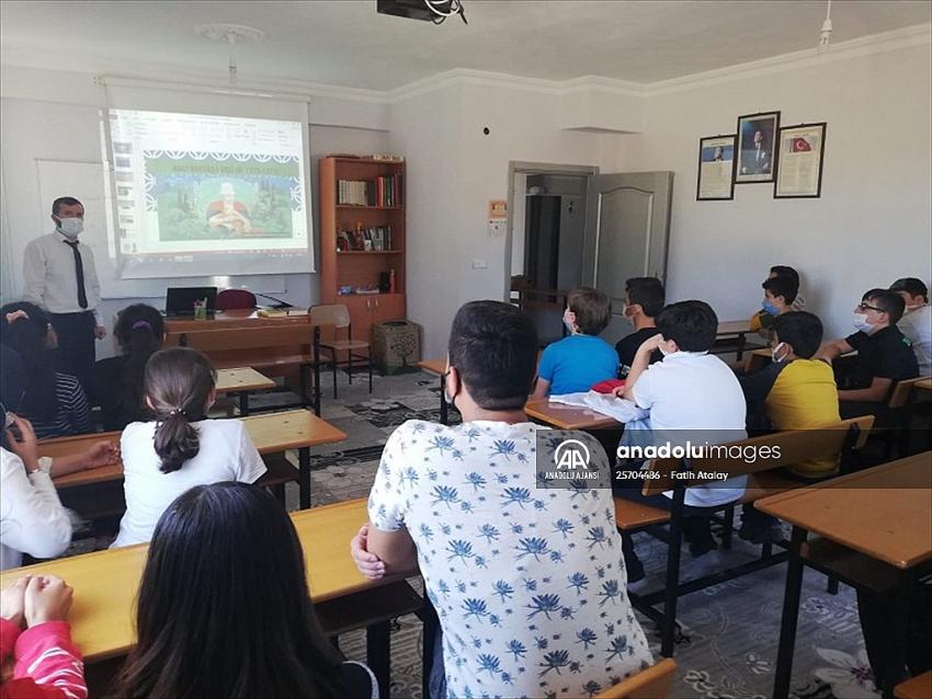 Yalıhüyük’te "Hacı Bektaşi Veli ile Ahi Evran ve Helal Bilinci" programı