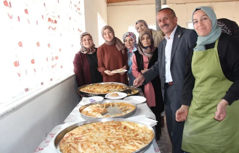 Yalıhüyük’te kurulan kadın kooperatifi üretime başladı