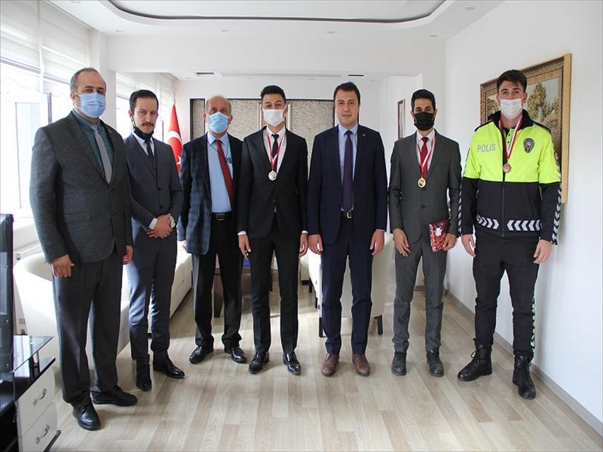 Yalıhüyük'te masa tenisi turnuvası sona erdi