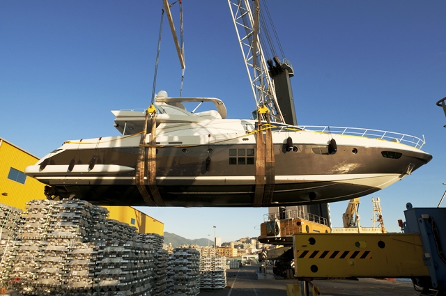 Yat Taşımacılığı: Güvenli ve Sorunsuz Taşıma İçin Dikkate Almanız Gereken Faktörler