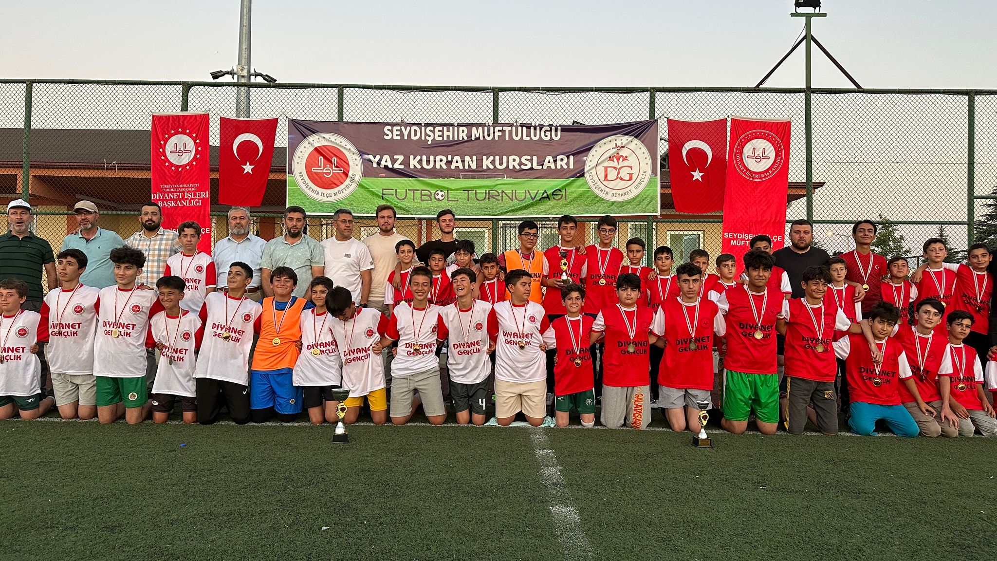 YAZ  KURAN KURSU FUTBOL TURNUVASI ŞAMPİYONU YENİ CAMİİ