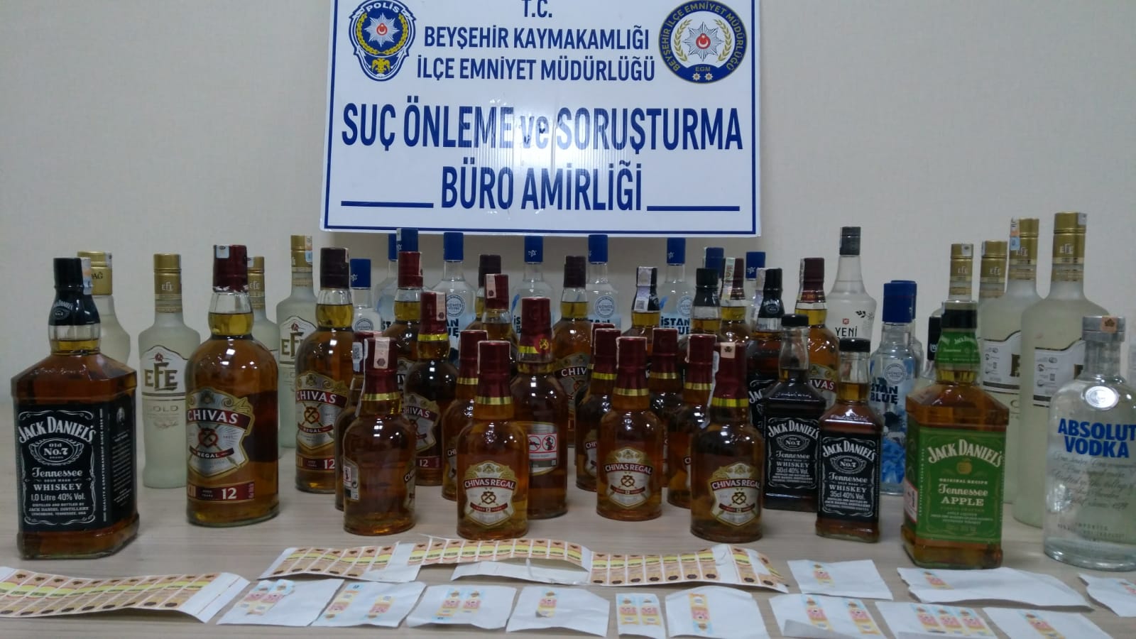 YILBAŞININ GELMESİNİ FIRSAT BİLEN SAHTE İÇKİ ÜRETİCİLERİNE KONYA EMNİYETİ GÖZ AÇTIRMIYOR!