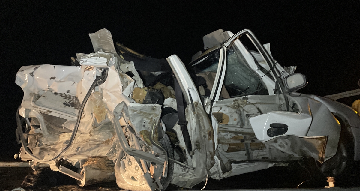 Yozgat'ta 3 aracın karıştığı kazada 3 kişi öldü, 5 kişi yaralandı