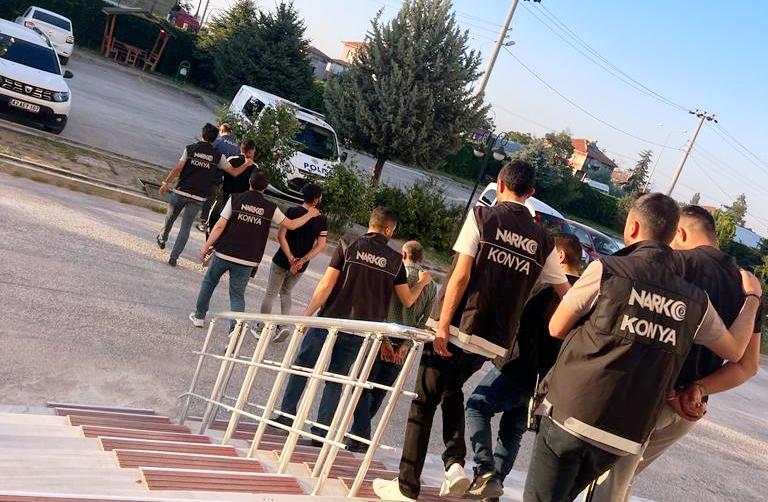 ZEHİR TACİRLERİNE DARBE: 12 ŞÜPHELİ TUTUKLANDI