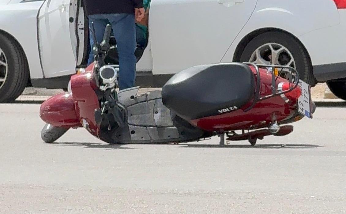 Seydişehir'de Motosiklet ile Otomobil Çarpıştı: 1 Yaralı - Görsel 1