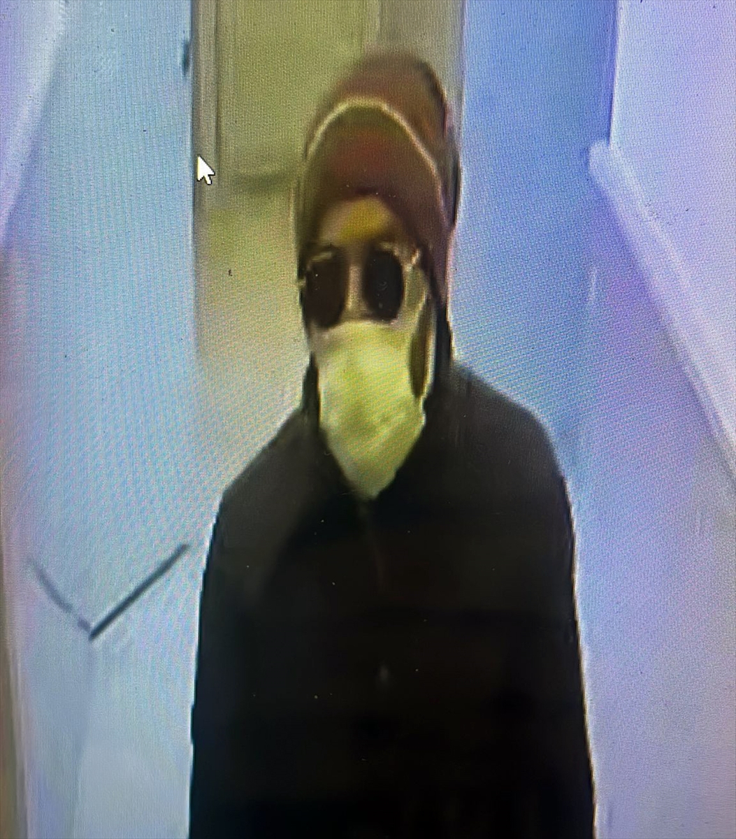 İki kardeşi evlerinde bıçaklayarak öldürdüğü iddia edilen zanlı Sivas'a getirildi - Görsel 2