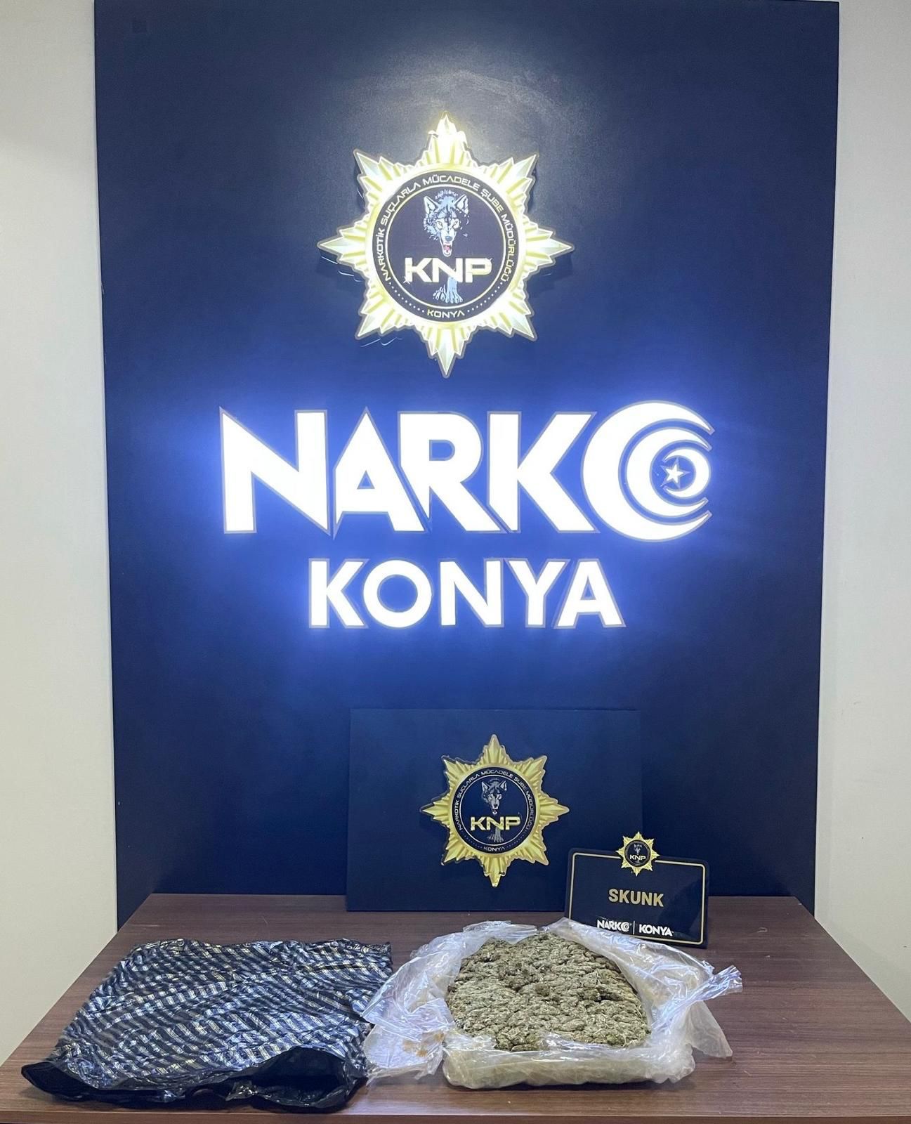 KONYA'DA UYUŞTURUCU TACİRLERİNE GEÇİT YOK: 34 OPERASYONDA 37 TUTUKLAMA - Görsel 1