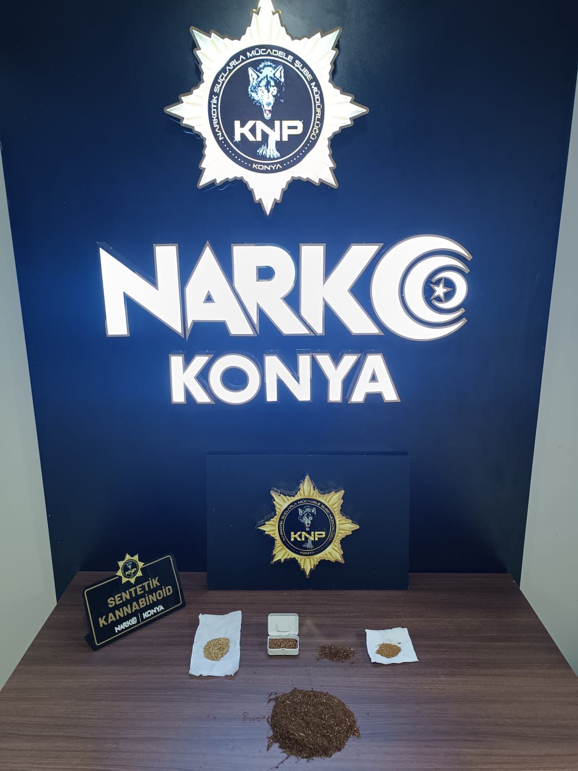 KONYA'DA UYUŞTURUCU TACİRLERİNE GEÇİT YOK: 34 OPERASYONDA 37 TUTUKLAMA - Görsel 2