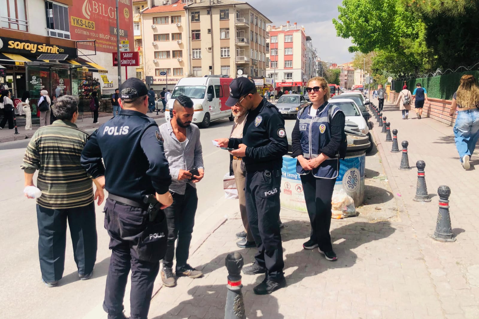  OKUL ÇEVRESİ VE SERVİS ARAÇLARINA YÖNELİK DENETİM UYGULAMASI YAPILDI - Görsel 1