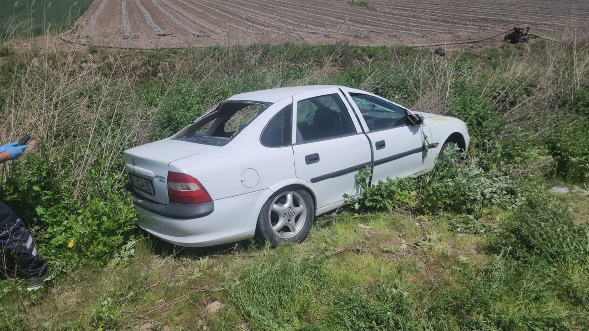  Seydişehir'de şarampole devrilen otomobildeki 2 kişi yaralandı - Görsel 5