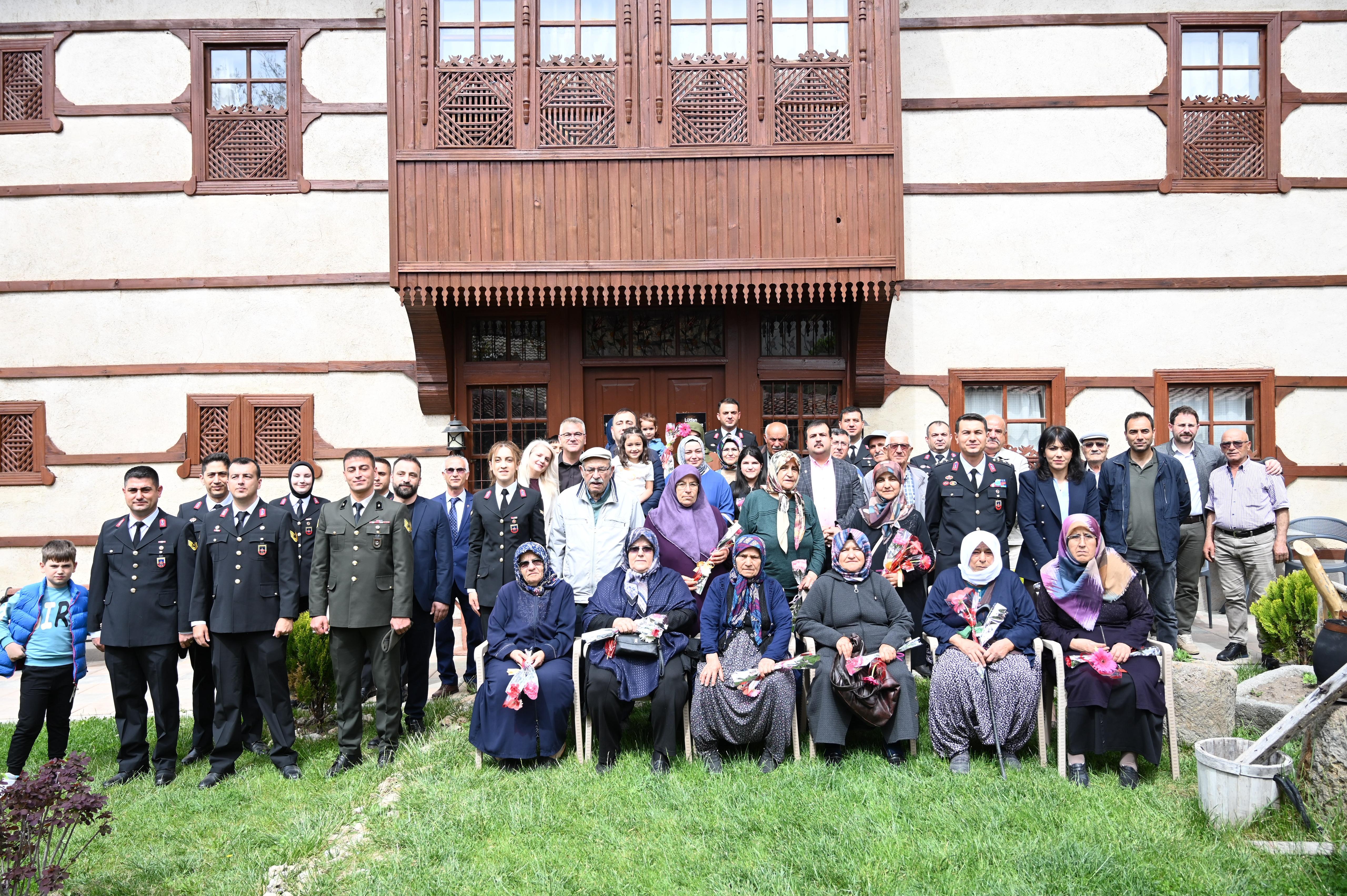 SEYDİŞEHİR BELEDİYESİ ANNELER GÜNÜNÜ KUTLADI - Görsel 8