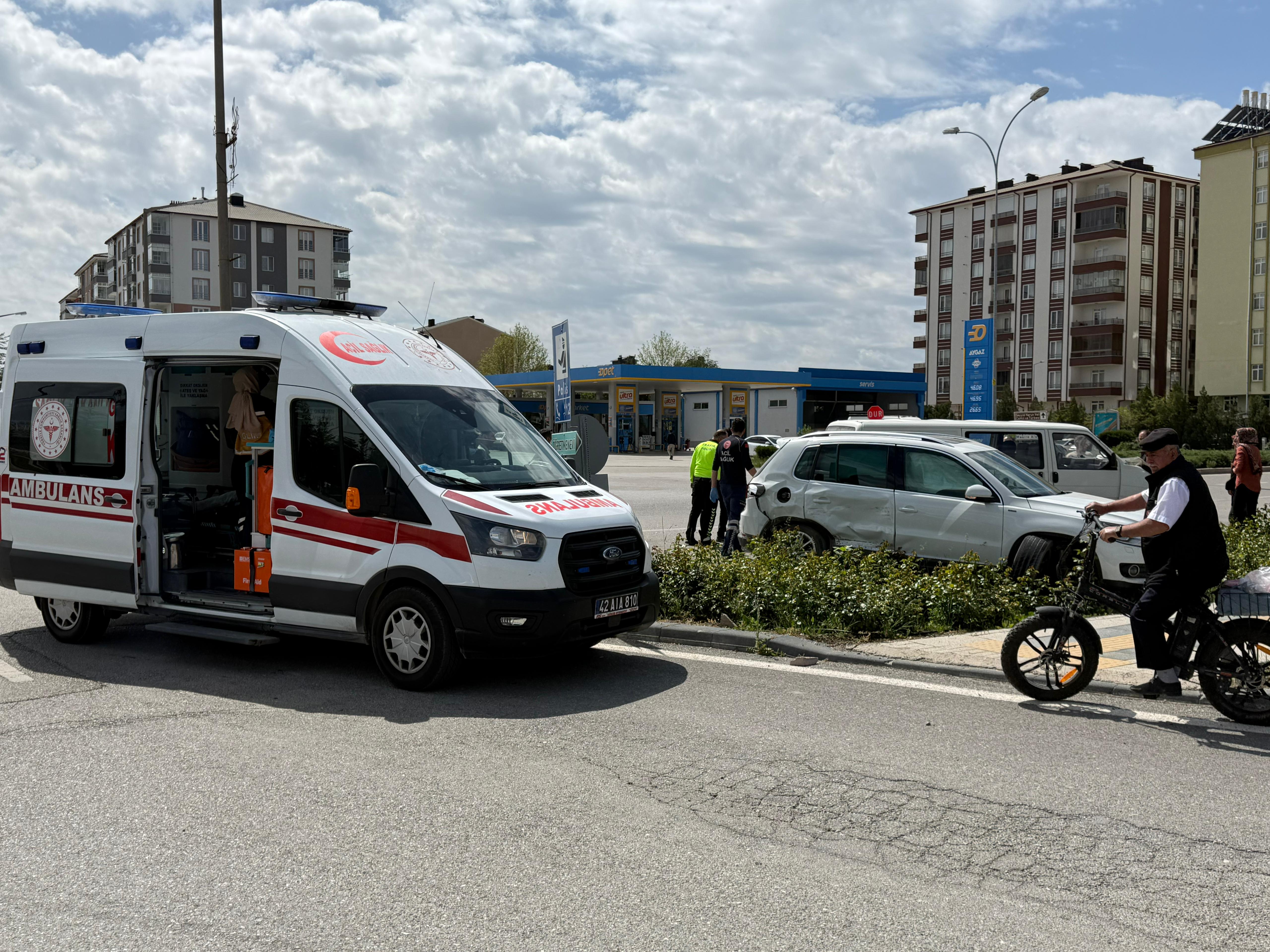 Seydişehir Otogar Kavşağı'nda Trafik Kazası: 2 Yaralı - Görsel 5