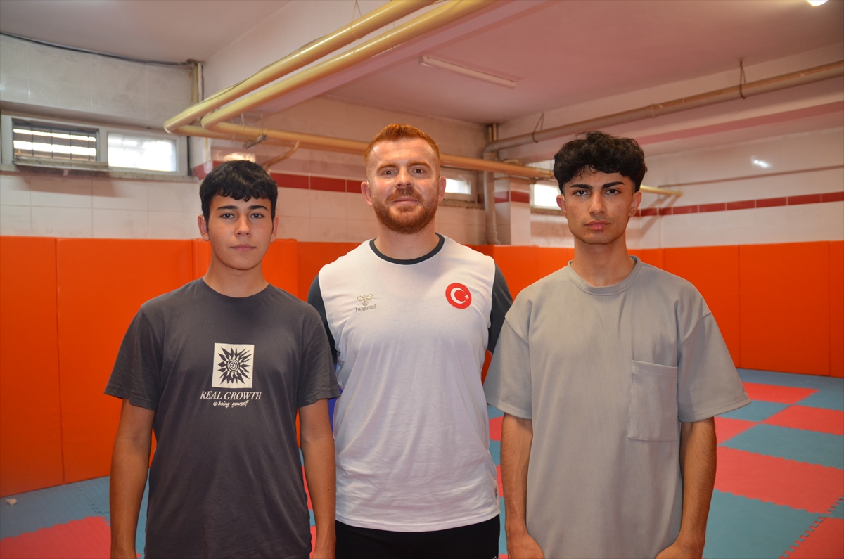 İşitme engelli milli judocu öğretmen, öğrencilerine "yol gösteriyor" - Görsel 6