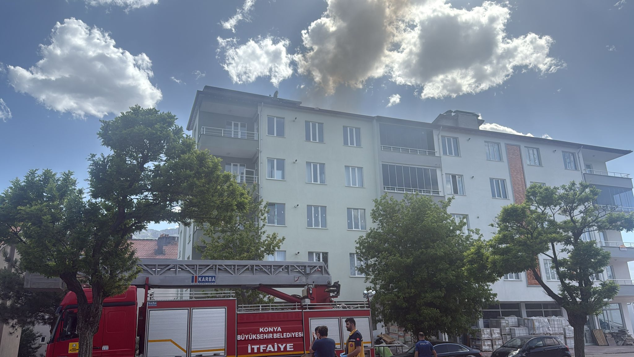 Seydişehir'de Beş Katlı Binanın Zemin katında Çıkan Yangına Müdahale Ediliyor - Görsel 4