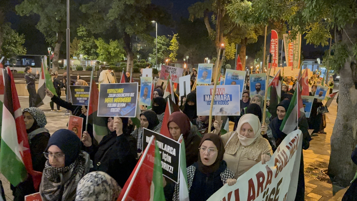 Konya'da binlerce kişi Filistin'e destek için meşalelerle yürüdü - Görsel 2