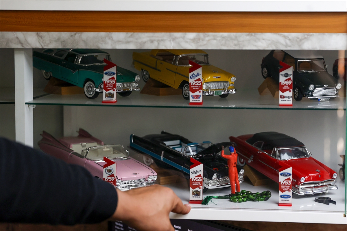 Seydişehir'de koleksiyoner 25 yılda topladığı 259 model otomobili özenle saklıyor - Görsel 1