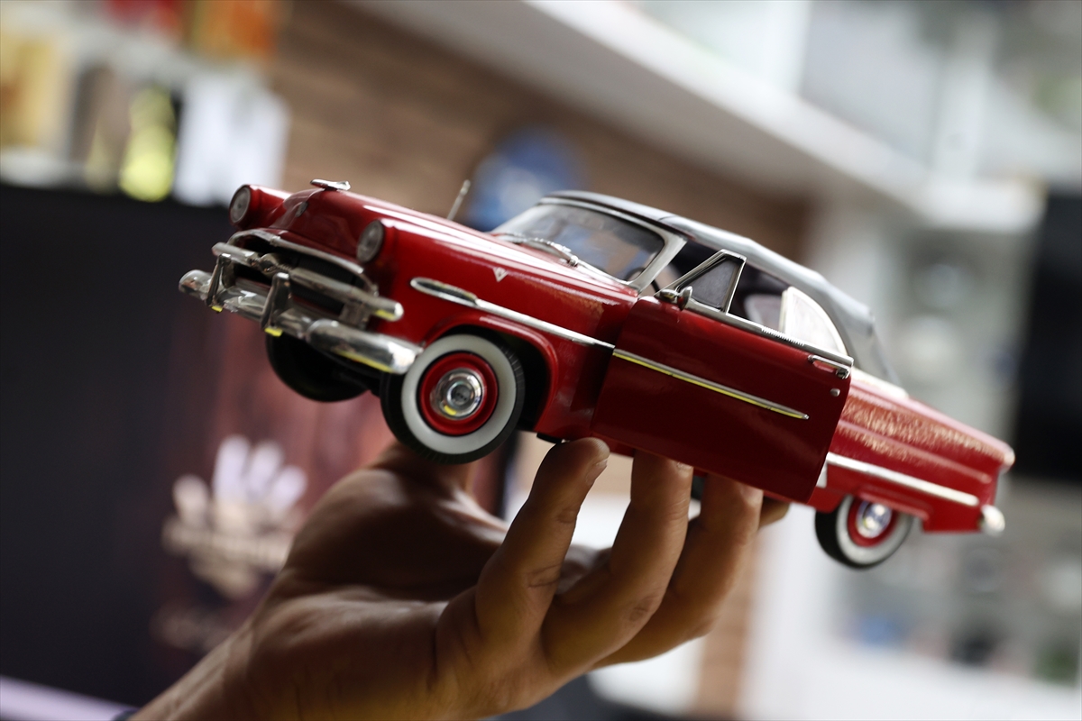 Seydişehir'de koleksiyoner 25 yılda topladığı 259 model otomobili özenle saklıyor - Görsel 6