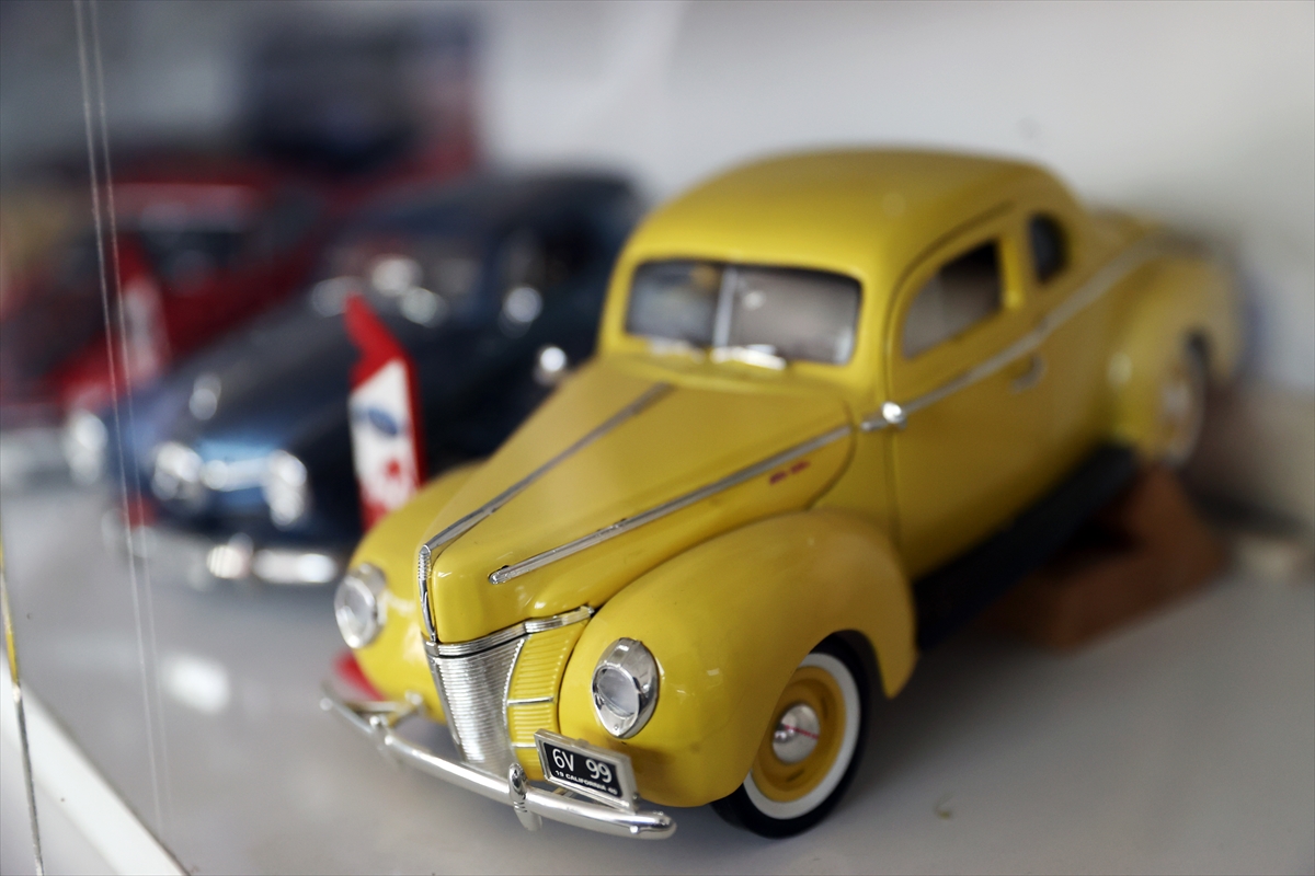 Seydişehir'de koleksiyoner 25 yılda topladığı 259 model otomobili özenle saklıyor - Görsel 12