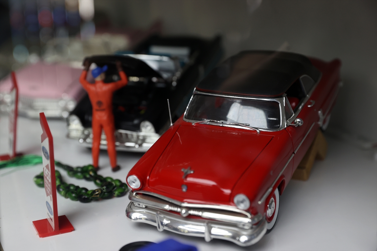 Seydişehir'de koleksiyoner 25 yılda topladığı 259 model otomobili özenle saklıyor - Görsel 14