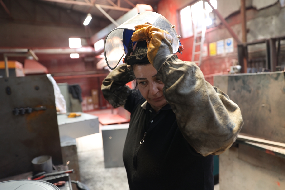 Seydişehir'de Yangın dolabı imalathanesinde kaynak ve zımpara işleri kadınlardan soruluyor - Görsel 9