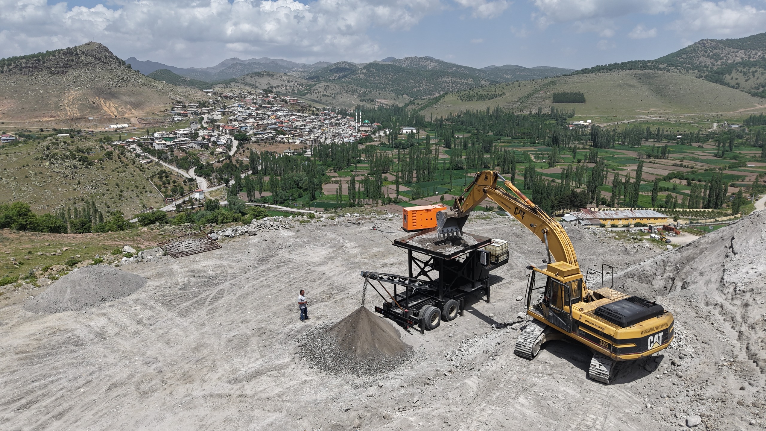 BELEDİYE HURDALARLA KENDİ KONKASÖRÜNÜ İMAL ETTİ  - Görsel 2