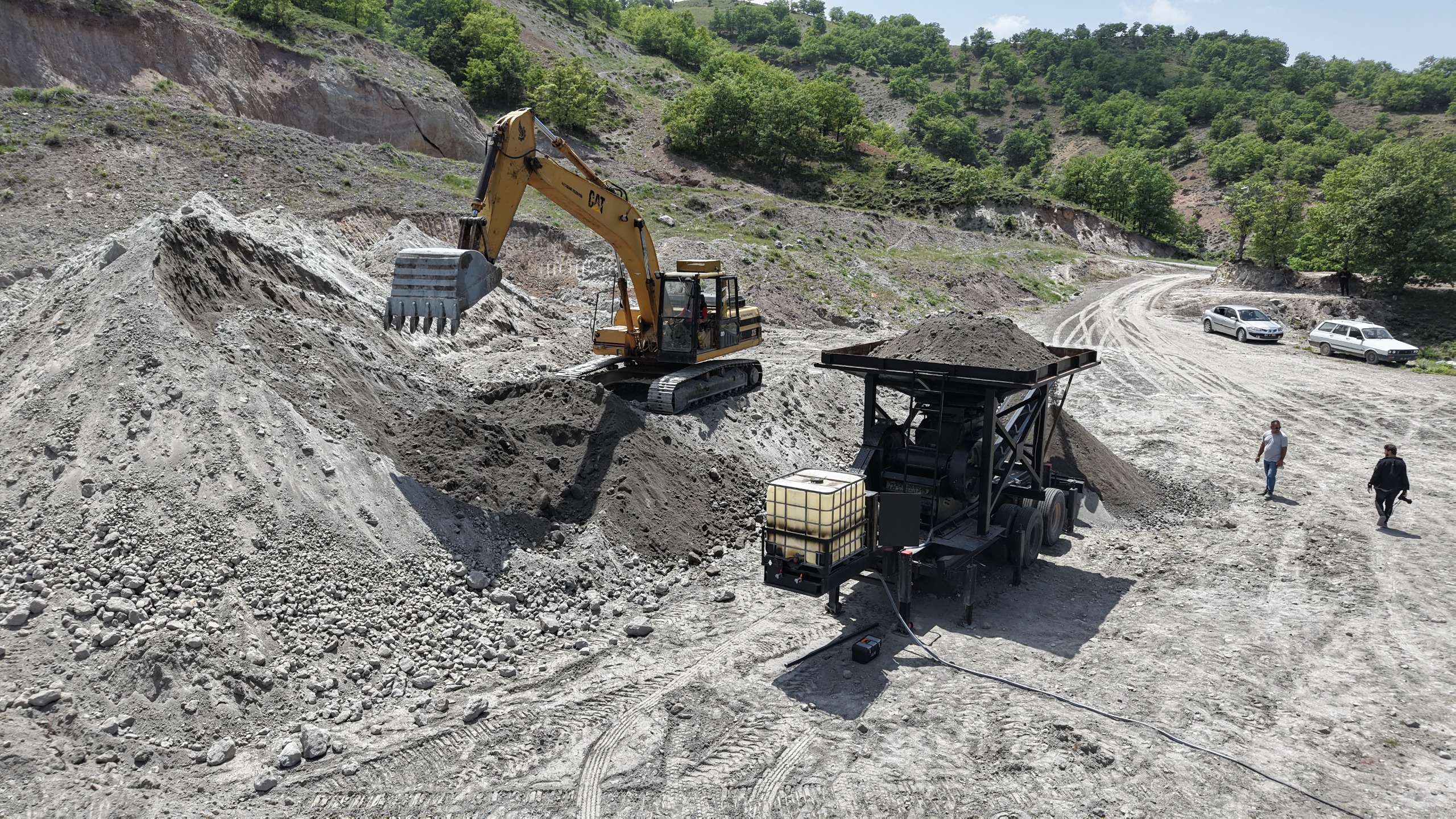 BELEDİYE HURDALARLA KENDİ KONKASÖRÜNÜ İMAL ETTİ  - Görsel 3