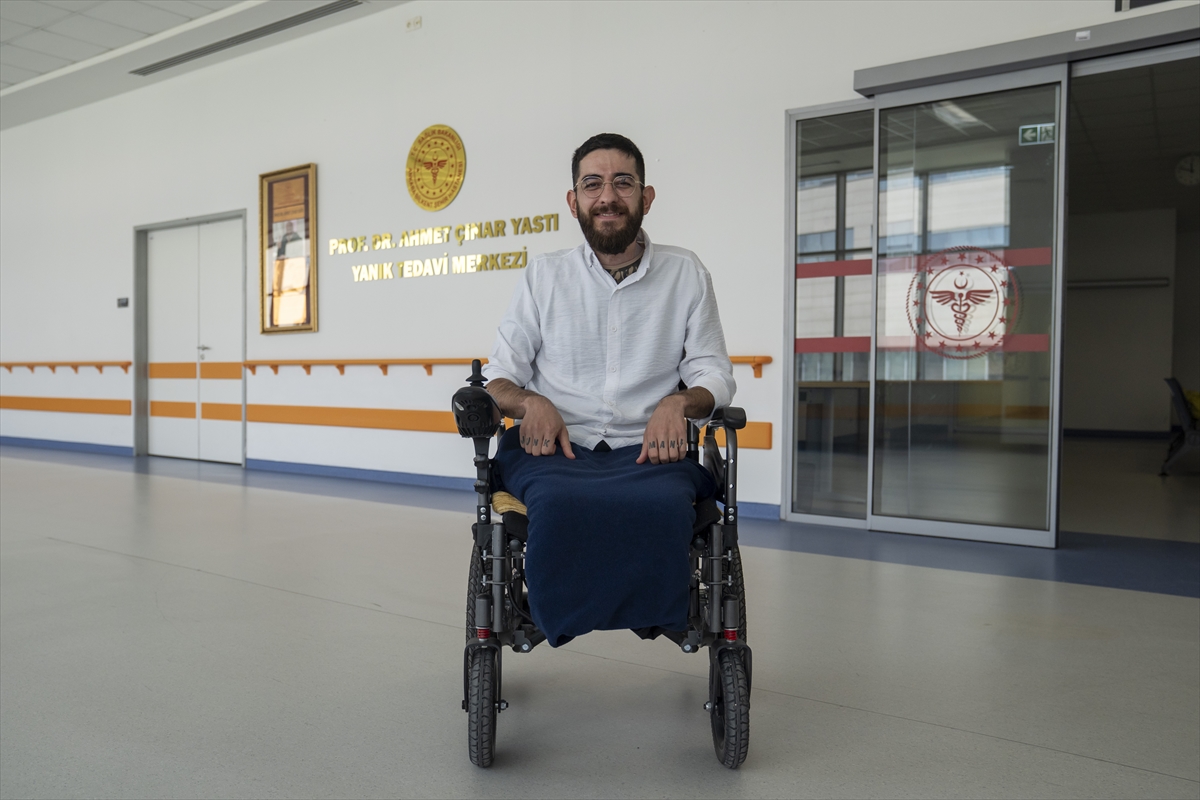 Bacakları ampute edilen hasta, protezleriyle ilk adımlarını atacağı günü bekliyor - Görsel 3