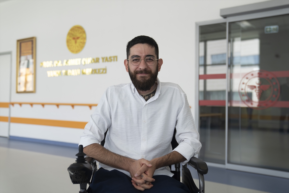 Bacakları ampute edilen hasta, protezleriyle ilk adımlarını atacağı günü bekliyor - Görsel 4