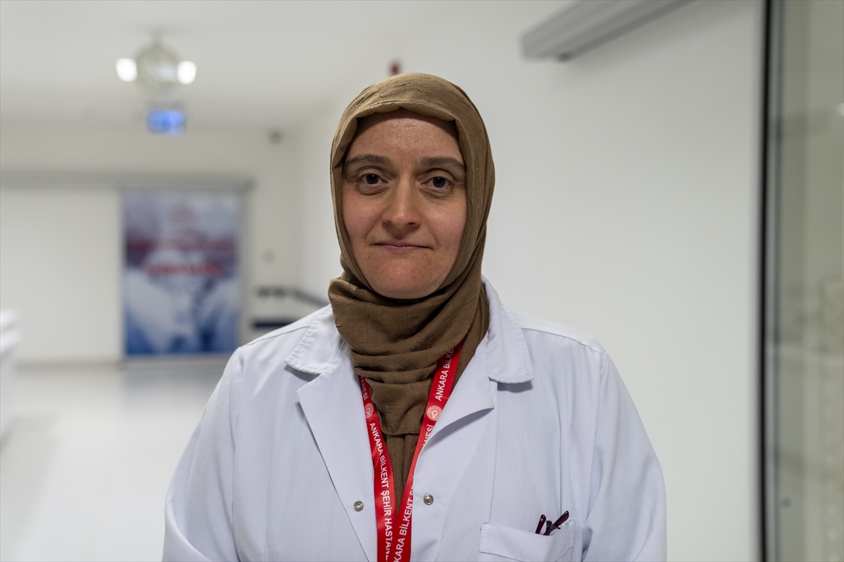 Bacakları ampute edilen hasta, protezleriyle ilk adımlarını atacağı günü bekliyor - Görsel 5