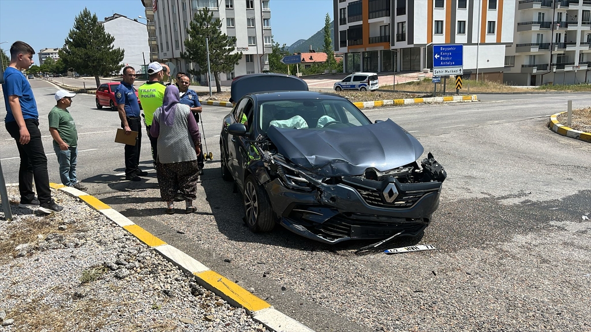 Seydişehir'de Meydana Gelen Trafik Kazasında 1 Ağır 5 Yaralı - Görsel 3