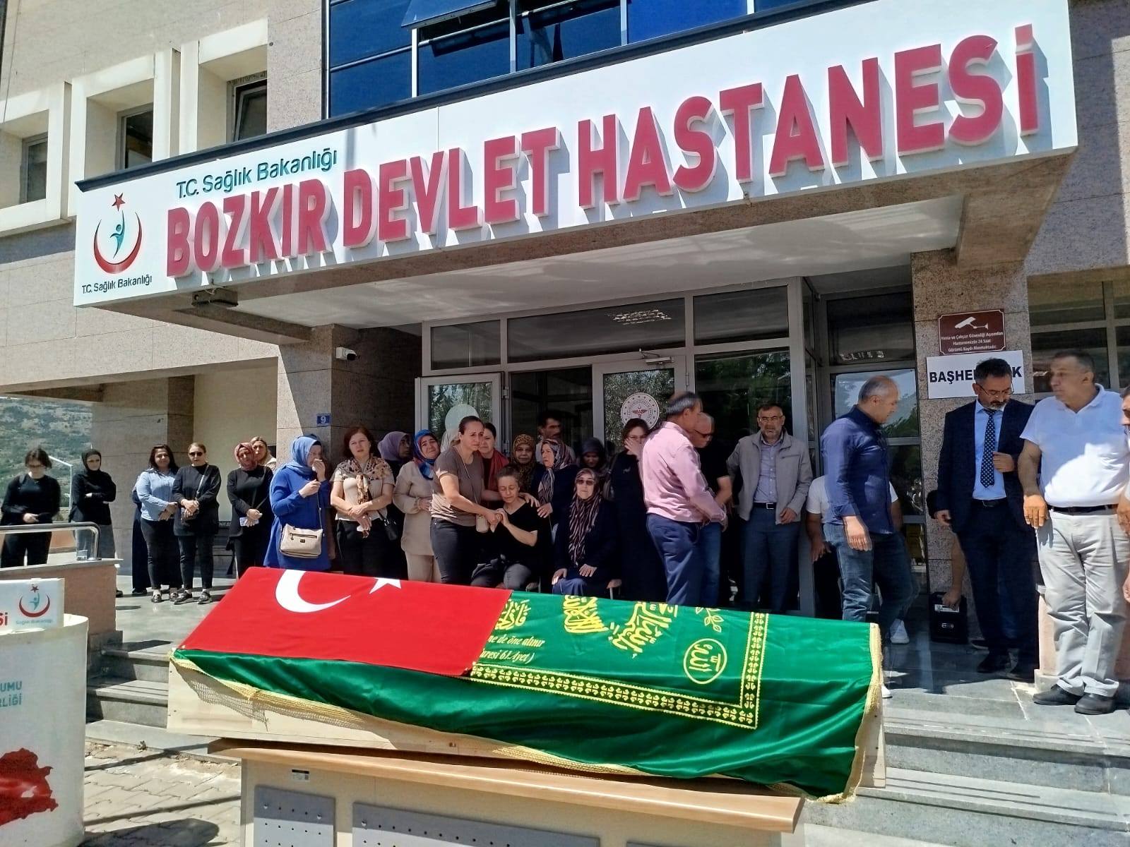 Genç Yaşta Hayatını Kaybeden Sağlık Çalışanı Mehmet İnce Son Yolculuğuna Uğurlandı - Görsel 7