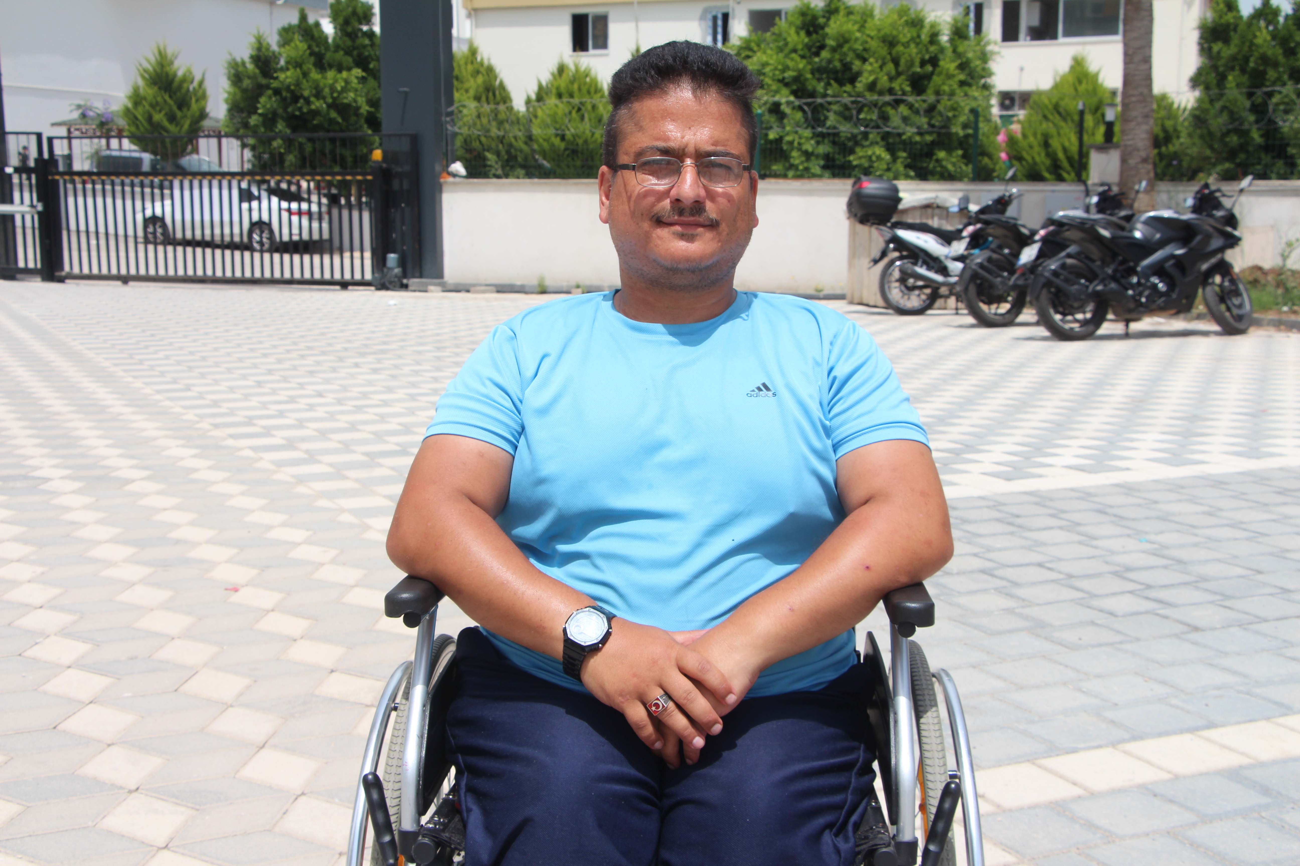 Ortopedik engelli oğlunun hayali motosikletin parasını dolandırıcılara kaptırdı - Görsel 1