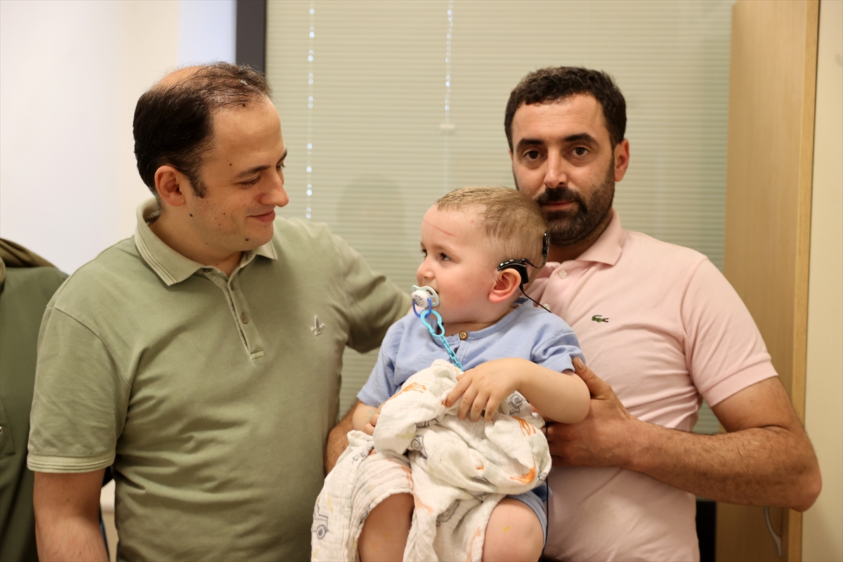 KONYA - Doğuştan işitme engelli 2,5 yaşındaki çocuk ilk kez duymaya başlayınca ağladı - Görsel 5