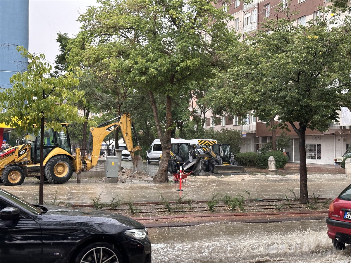 Konya'da sağanak ve dolu hayatı olumsuz etkiledi - Görsel 2