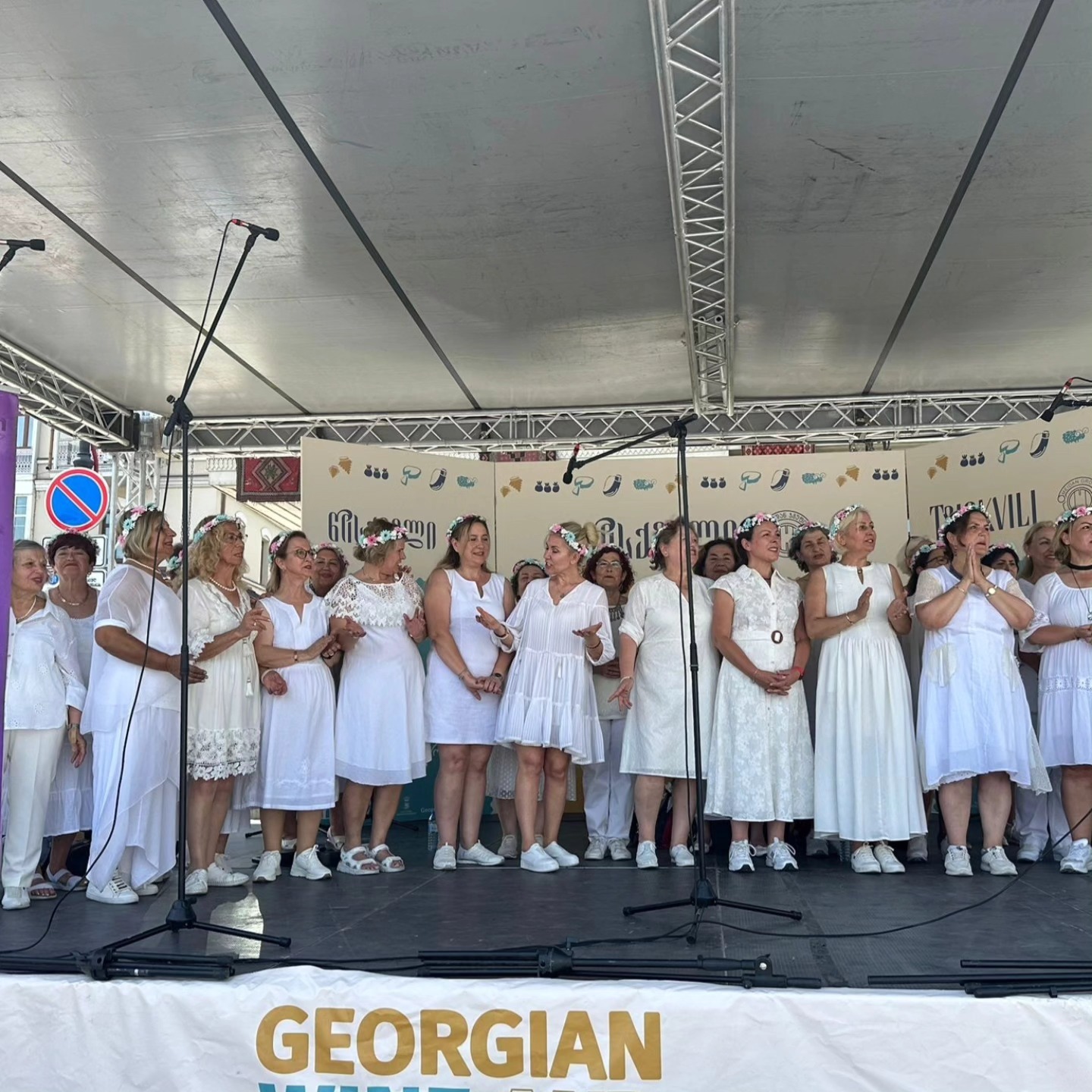 Hiç müzik eğitimi almayan 175 kadın, çıktıkları sanat yolculuğunda 11 ülkede konser verdi - Görsel 9