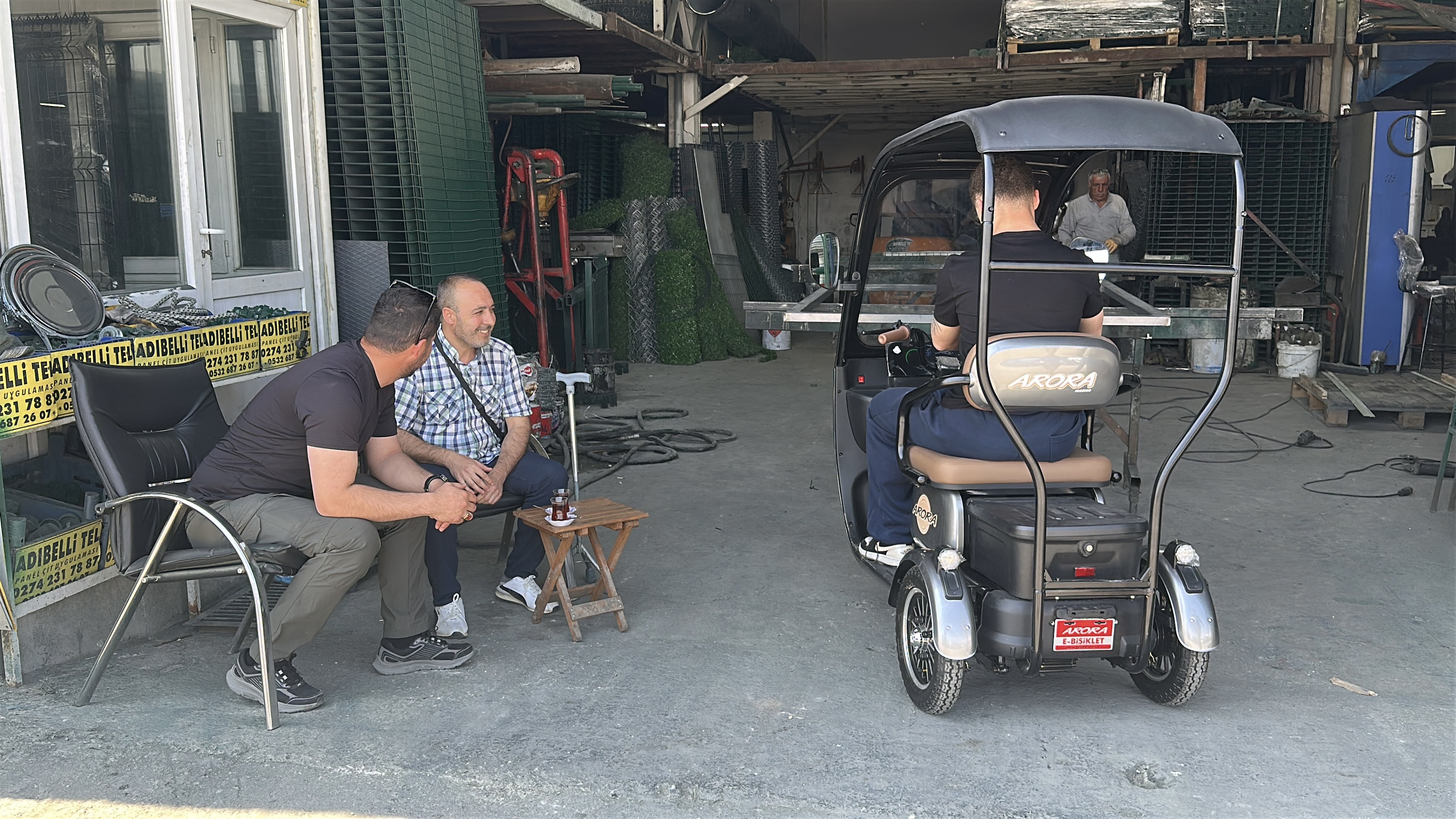 Umreye gidebilmek için sattığı engelli aracını, arkadaşları alıp hediye etti - Görsel 1