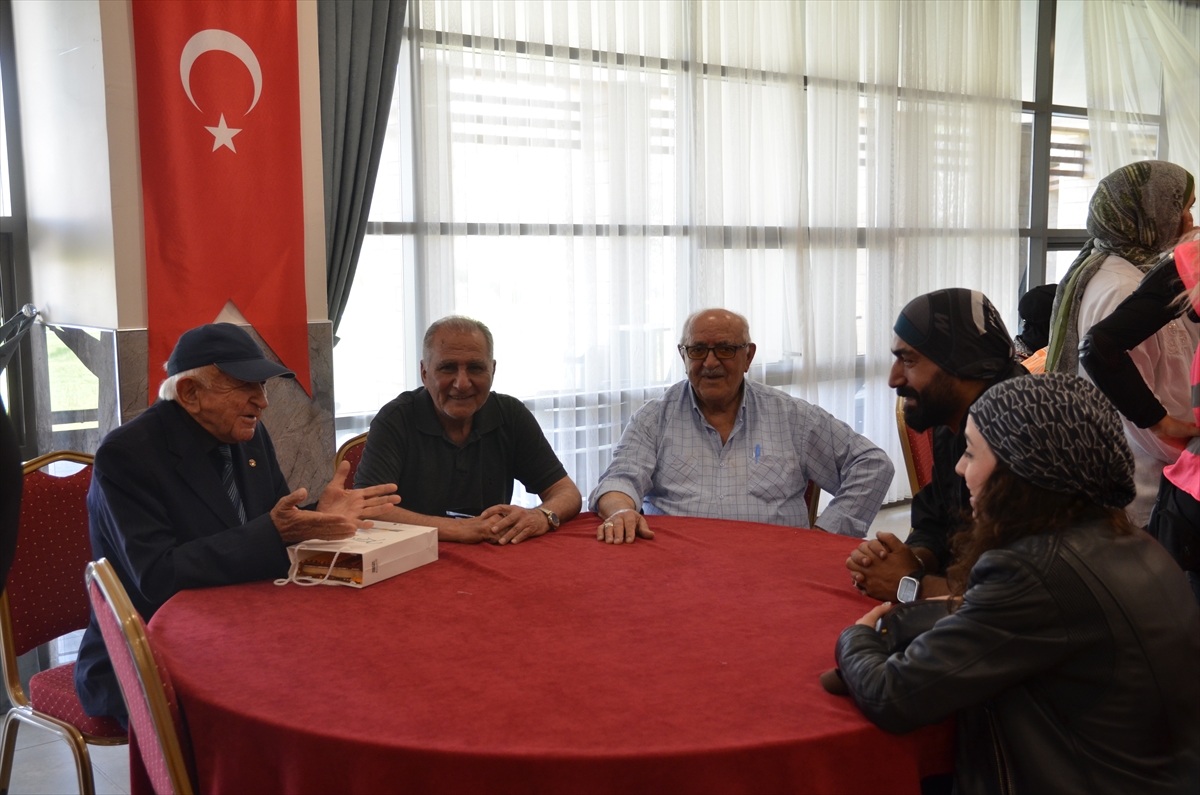 Konya'da motosiklet tutkunları huzurevini ziyaret etti - Görsel 1