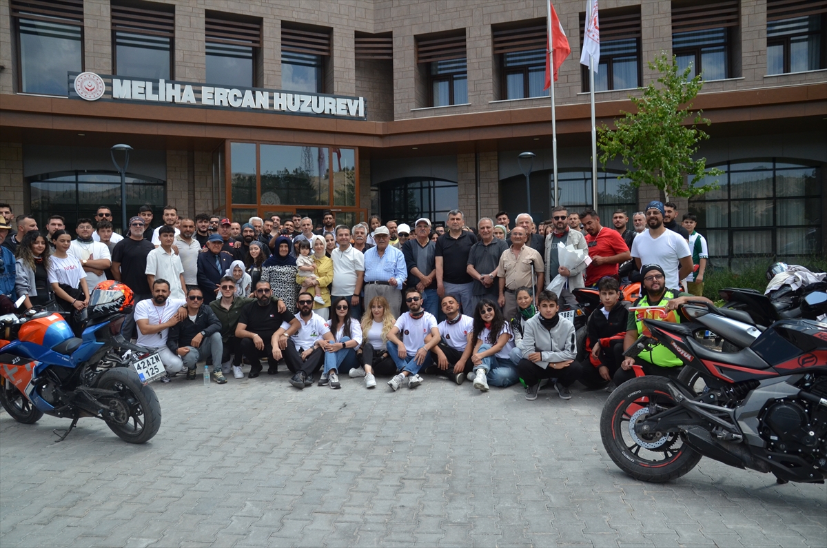 Konya'da motosiklet tutkunları huzurevini ziyaret etti - Görsel 2