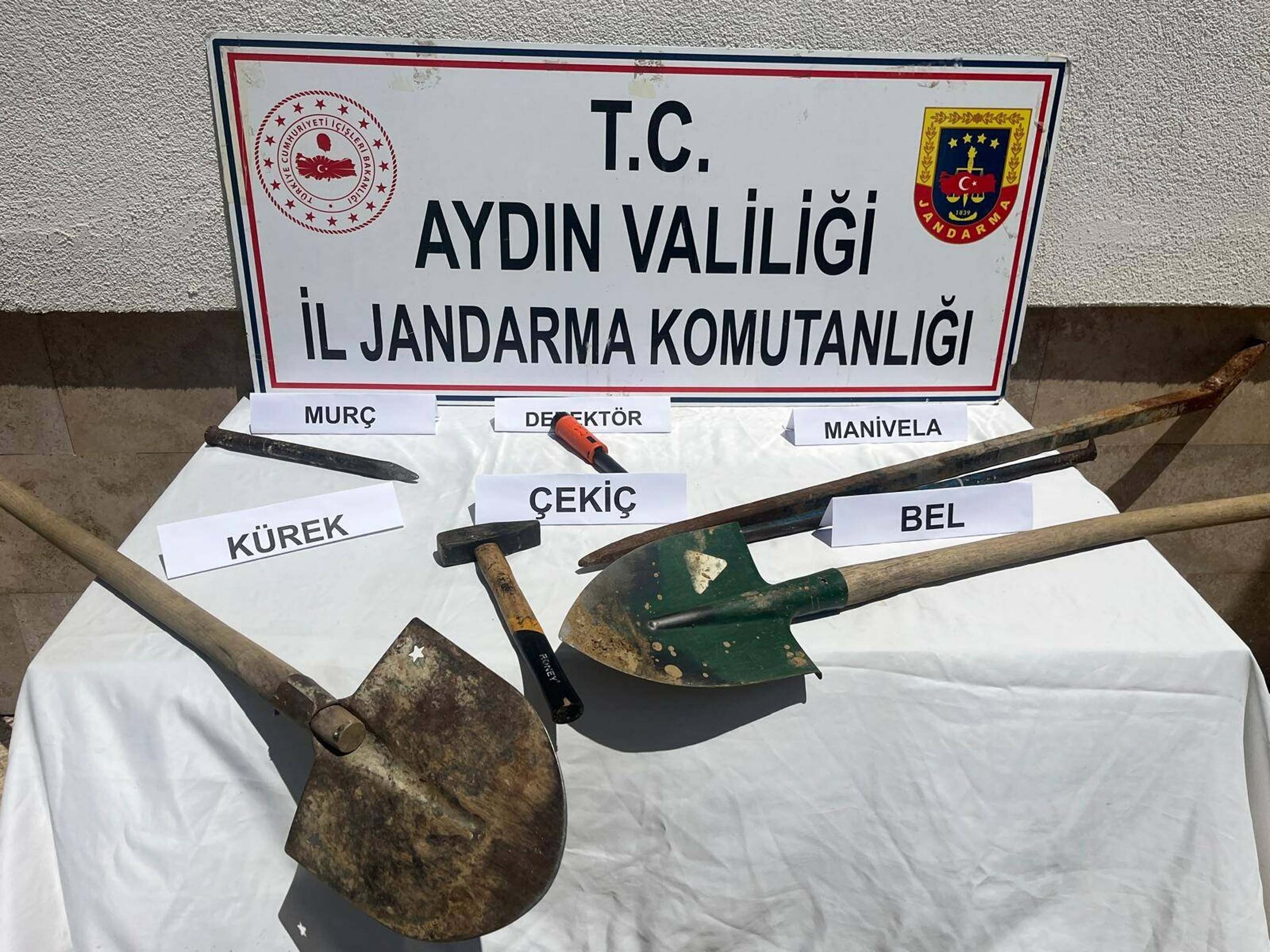 Aydın'da kaçak kazıya 8 gözaltı - Görsel 4