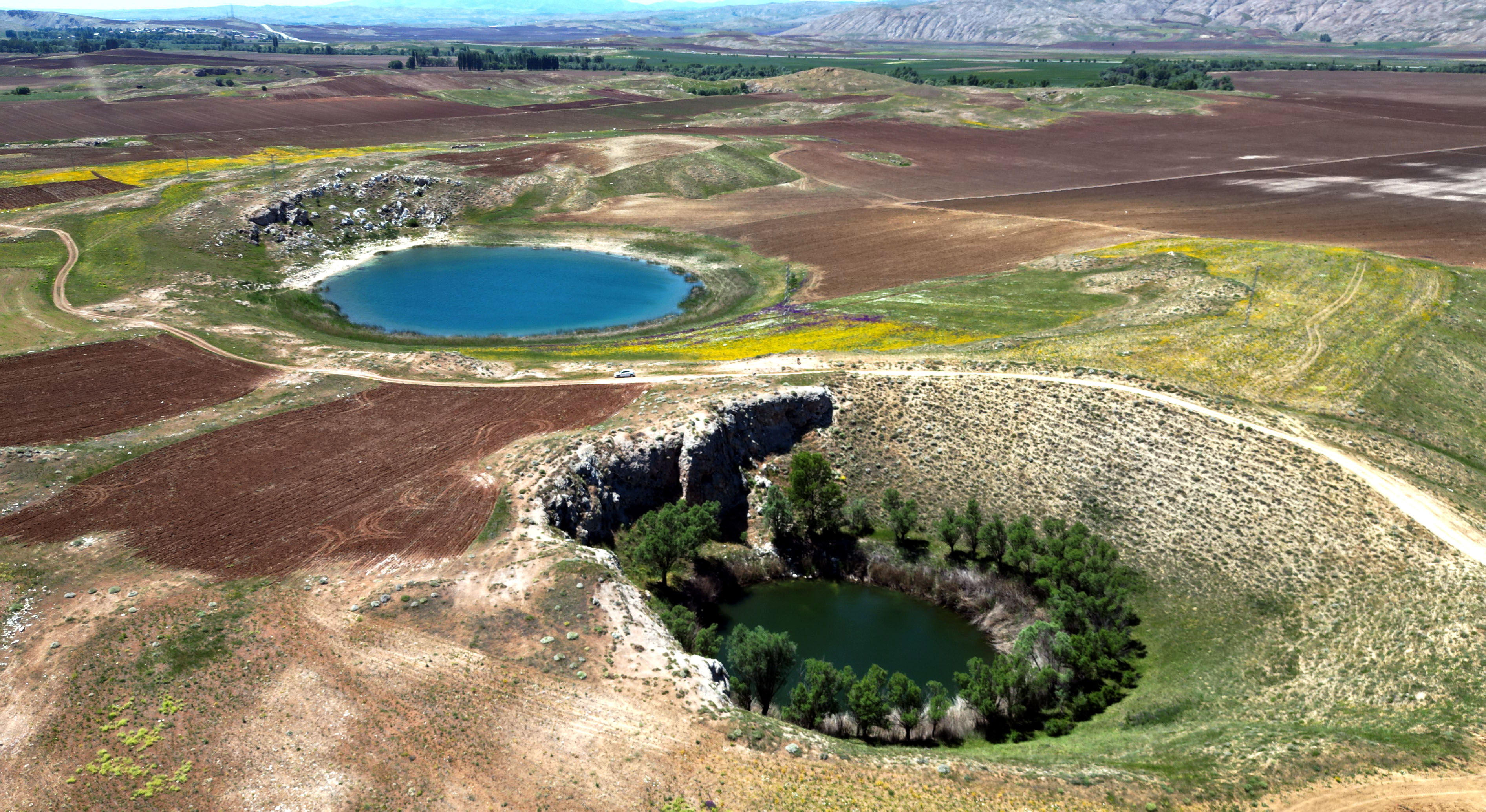 Sivas'ın nazar boncuğu göllerde 'renk' şöleni - Görsel 2