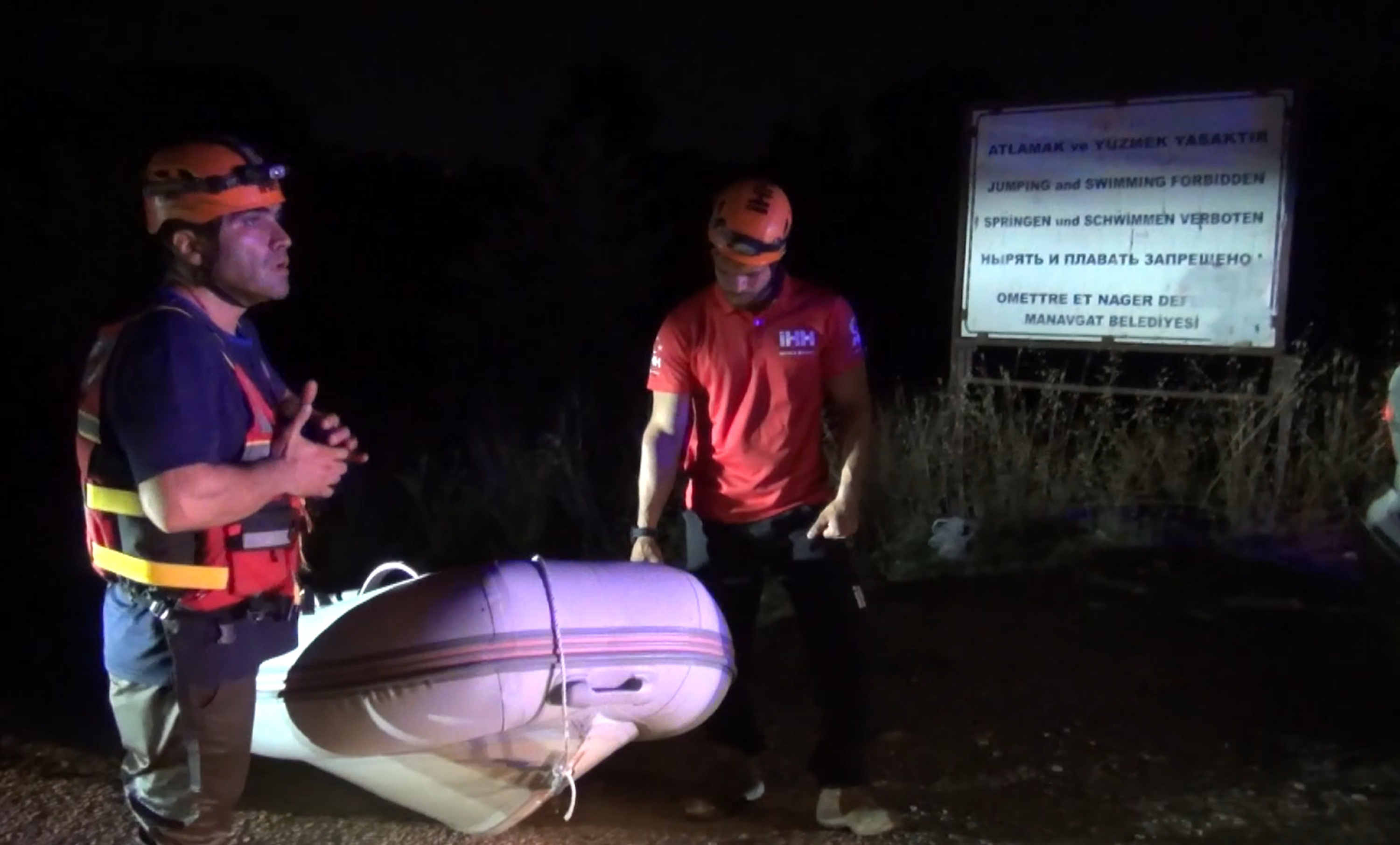 Manavgat'ta Piknikçiler, şelale suyu yükselince adacıkta mahsur kaldı - Görsel 9