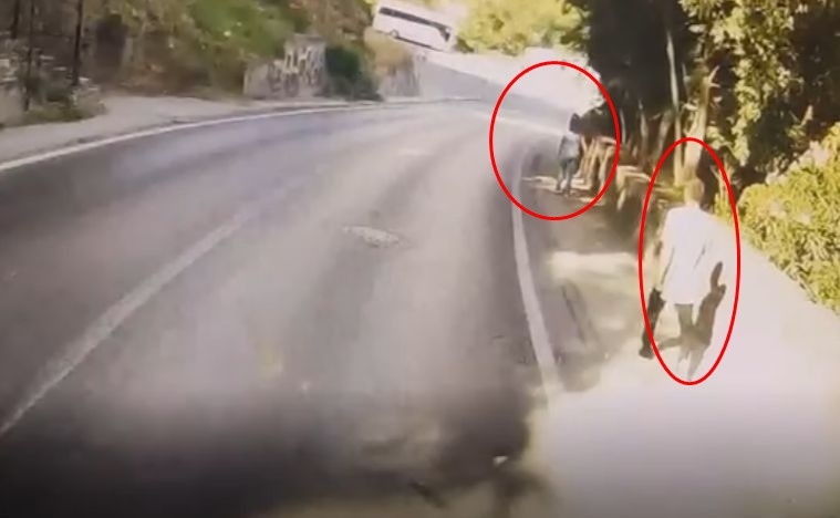 Bursa'da Boğazına bıçak dayadığı kadının 310 lirasını alan gaspçı, sahte sanıp bilezikleri istememiş - Görsel 1