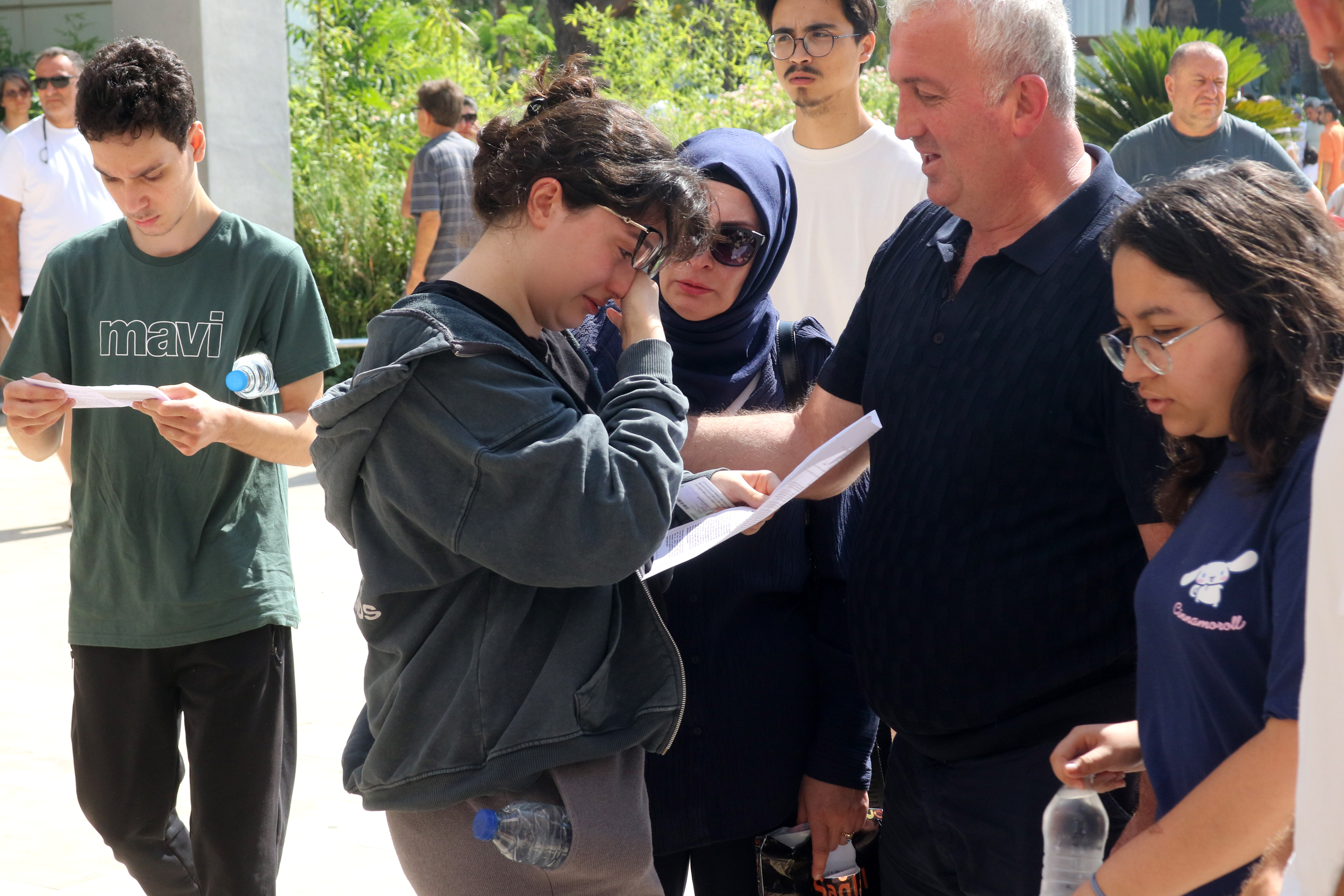 Antalya'da Aksesuarlarını çıkarmaya çalışırken sınav saatini kaçırdı - Görsel 6