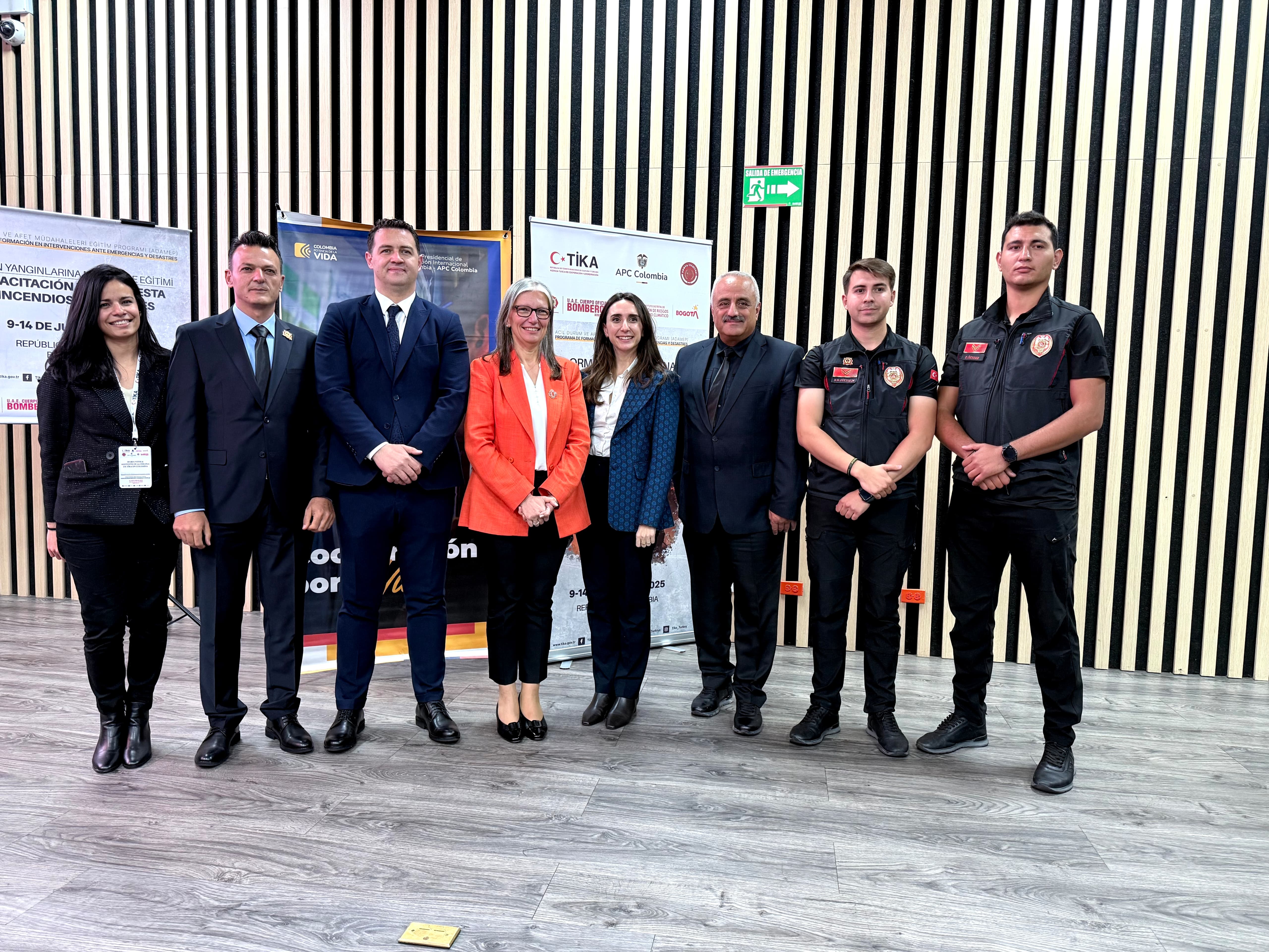 KONYA İTFAİYESİ TİKA İŞBİRLİĞİYLE KOLOMBİYALI İTFAİYECİLERE EĞİTİM VERDİ - Görsel 1