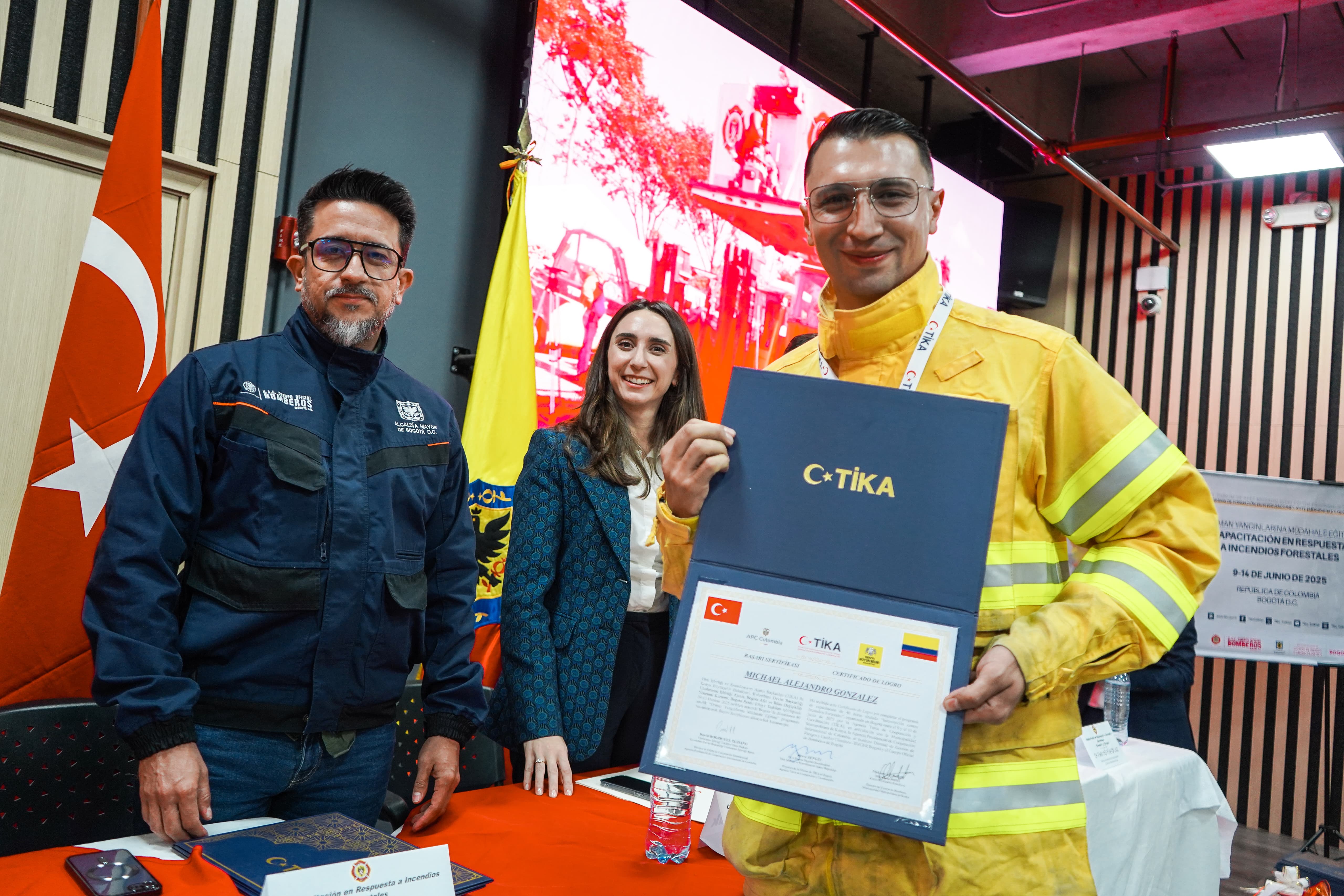 KONYA İTFAİYESİ TİKA İŞBİRLİĞİYLE KOLOMBİYALI İTFAİYECİLERE EĞİTİM VERDİ - Görsel 2