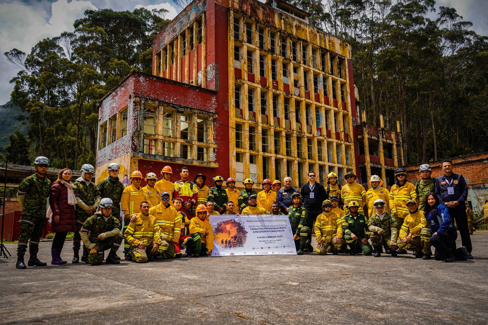 KONYA İTFAİYESİ TİKA İŞBİRLİĞİYLE KOLOMBİYALI İTFAİYECİLERE EĞİTİM VERDİ - Görsel 6