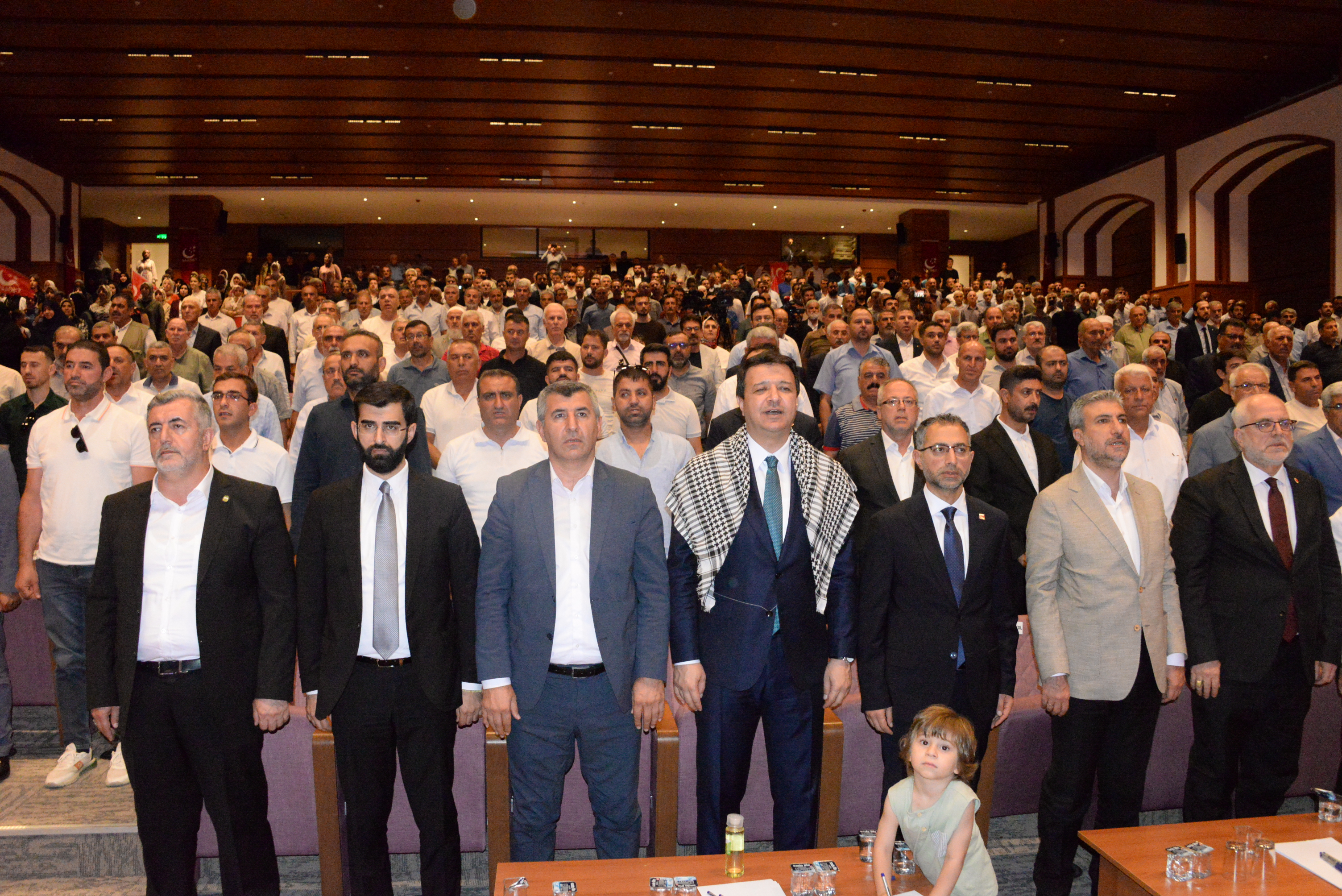 Mahmut Arıkan: İran'ın onurlu direnişini görmezden gelemeyiz - Görsel 1