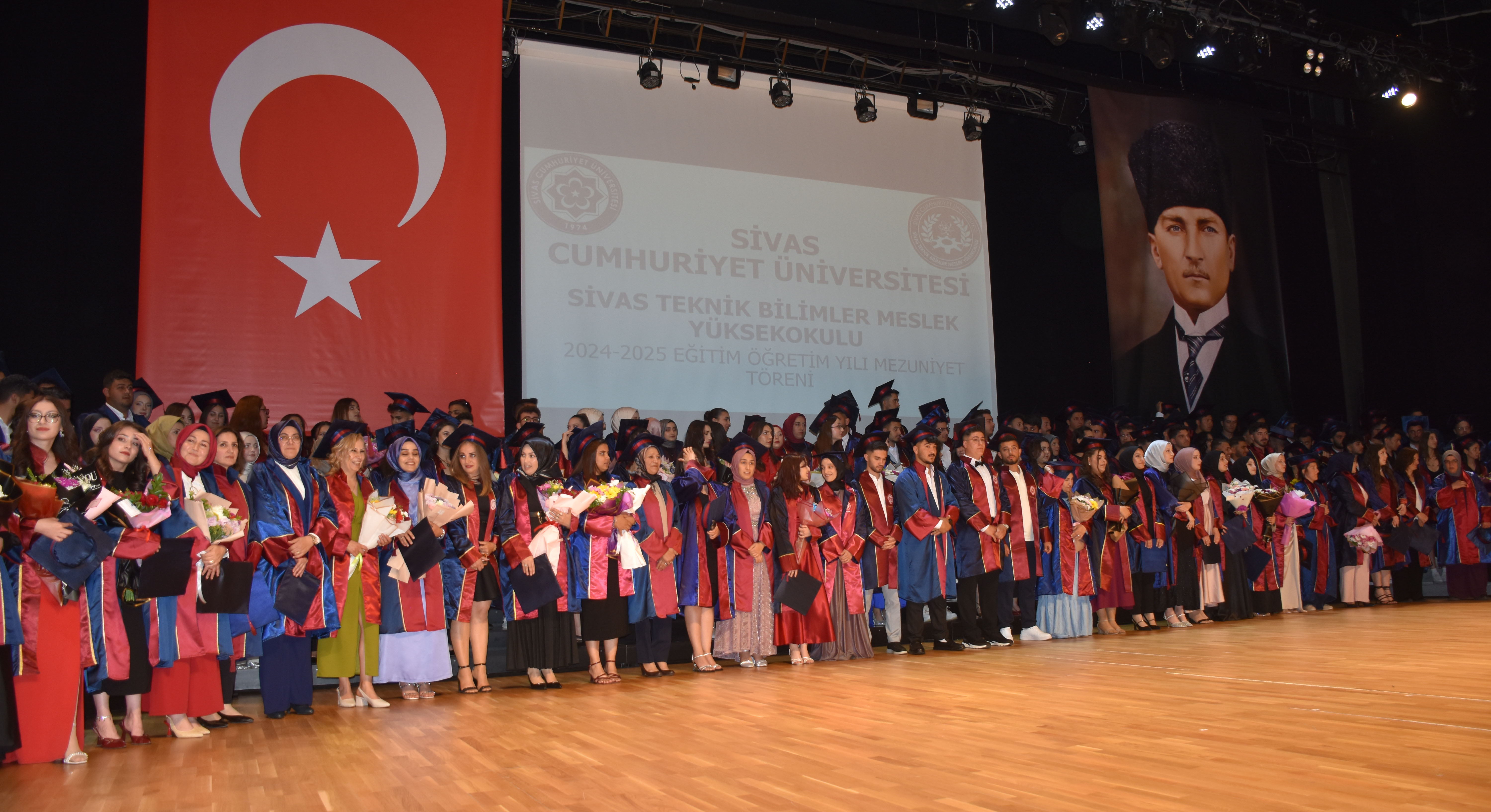 Sivas- İki kanseri yendi, 49 yaşında üniversiteyi birincilikle bitirdi - Görsel 8